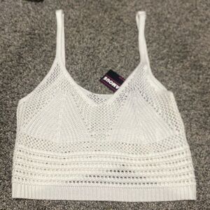size m almost famous knitted top/ cover up